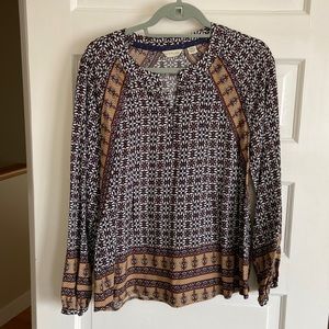 Beautiful pullover blouse